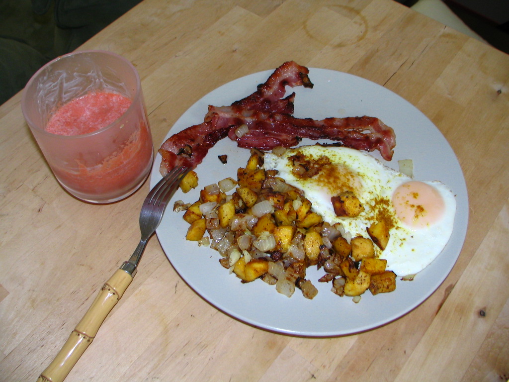 Cris Breakfast organic eggs, organic bacon and shake