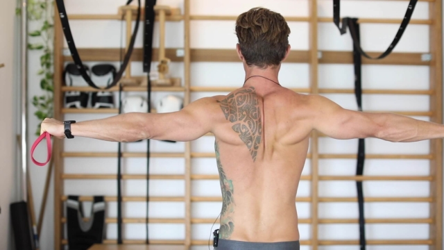 How to Get Stronger Shoulders